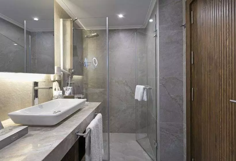Aile Süiti, Rixos Sungate, The Land of Legends Access