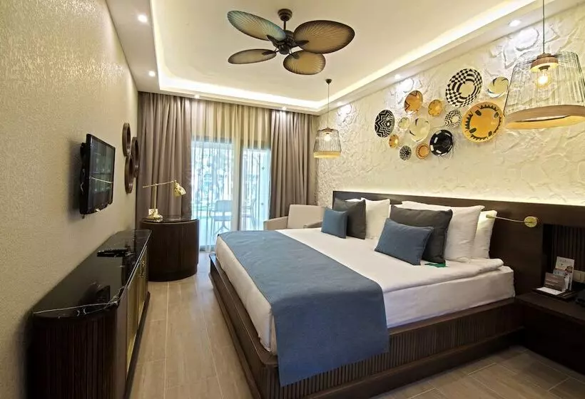 Aile Süiti, Rixos Sungate, The Land of Legends Access