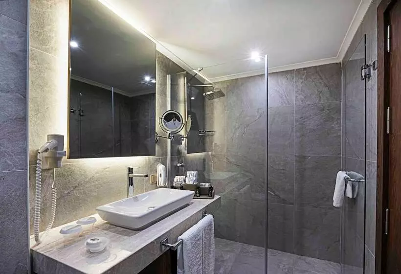 Rahat Oda, Rixos Sungate, The Land of Legends Access