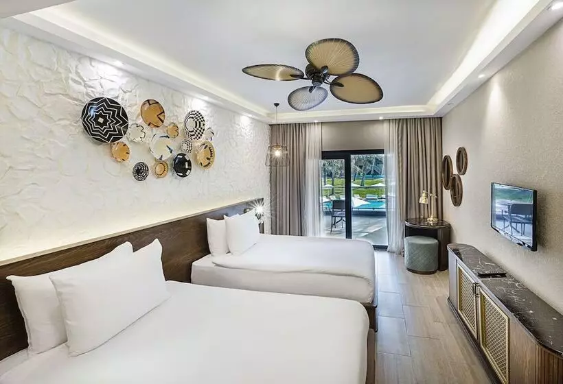 Rahat Oda, Rixos Sungate, The Land of Legends Access