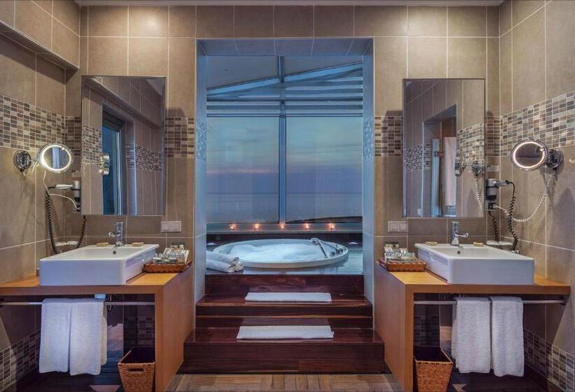 Люкс Кровать Кинг, Rixos Sungate, The Land of Legends Access