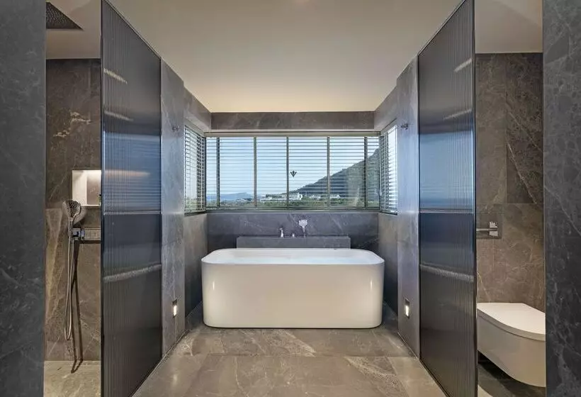 Jakuzili Standart Oda, Rixos Sungate, The Land of Legends Access