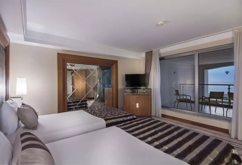 Aile Süiti, Rixos Sungate, The Land of Legends Access