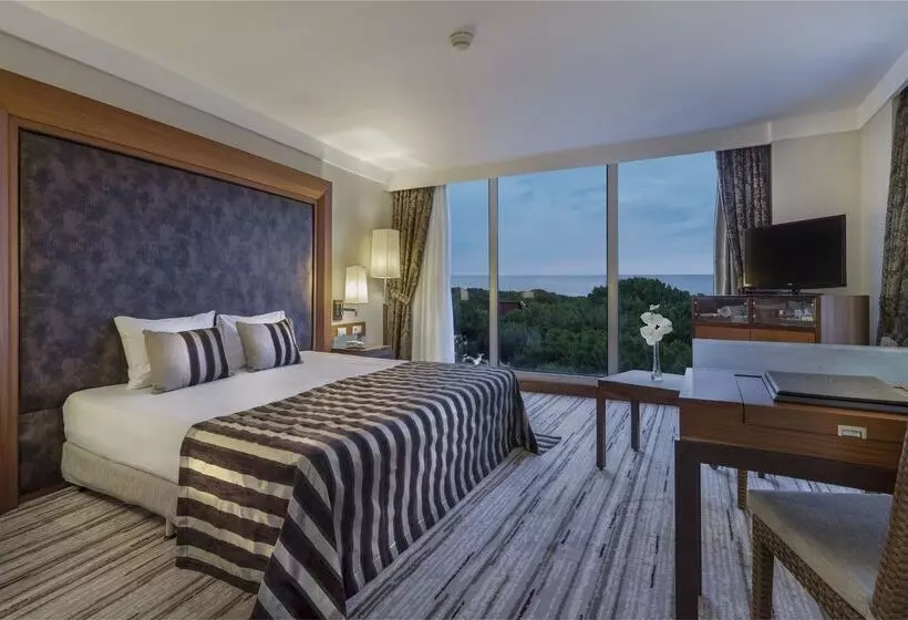 Büyük Çift Kişilik Yataklı Süit, Rixos Sungate, The Land of Legends Access