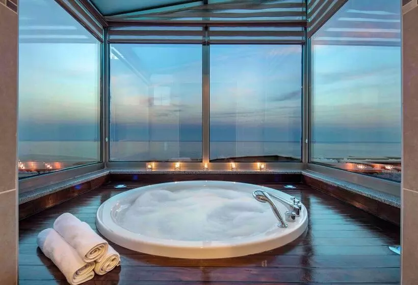 Büyük Çift Kişilik Yataklı Süit, Rixos Sungate, The Land of Legends Access