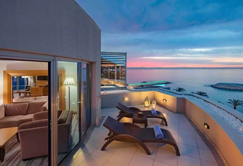Büyük Çift Kişilik Yataklı Süit, Rixos Sungate, The Land of Legends Access