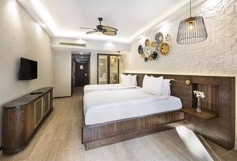 Rahat Oda, Rixos Sungate, The Land of Legends Access
