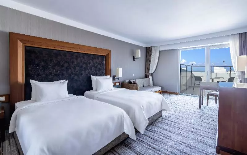 Jakuzili Standart Oda, Rixos Sungate, The Land of Legends Access