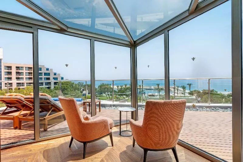 Jakuzili Standart Oda, Rixos Sungate, The Land of Legends Access