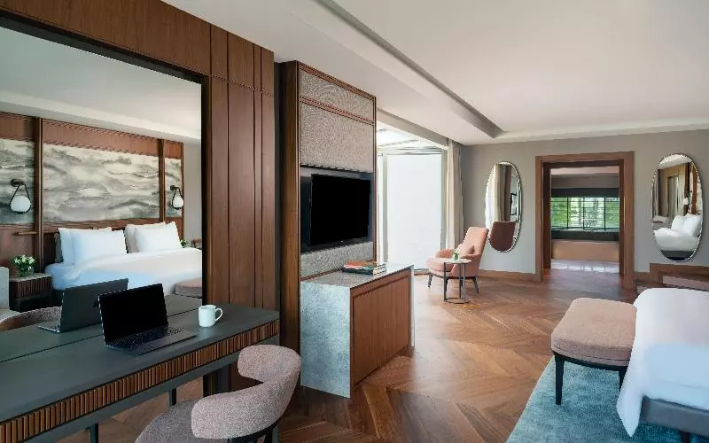 Jakuzili Standart Oda, Rixos Sungate, The Land of Legends Access