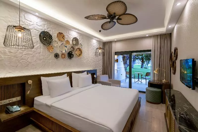 Rahat Oda, Rixos Sungate, The Land of Legends Access