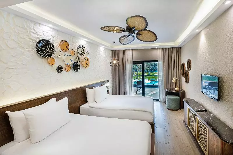 Rahat Oda, Rixos Sungate, The Land of Legends Access