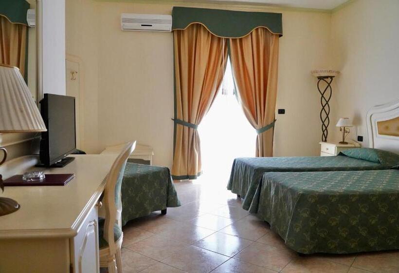 スタンダードトリプルルーム, Roscianum Welness Spa