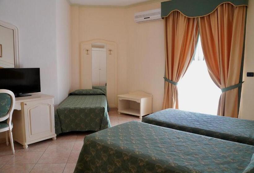 スタンダードトリプルルーム, Roscianum Welness Spa