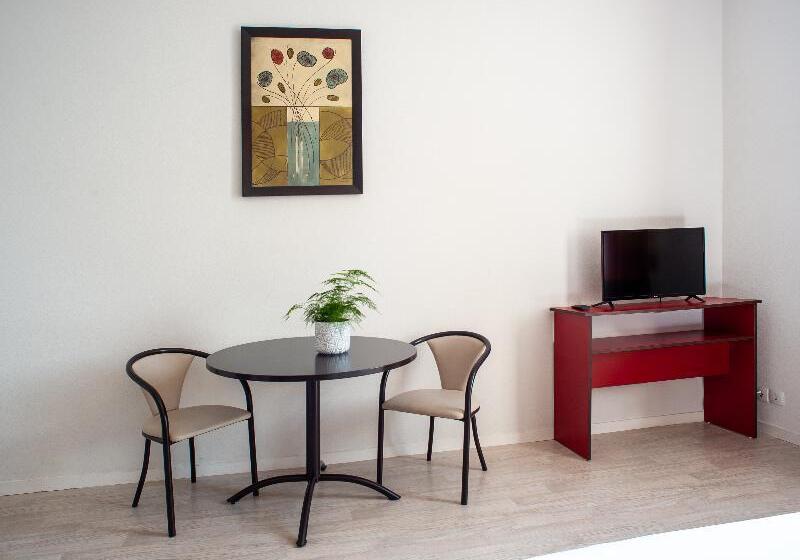 استودیوی استاندارد, Vacanceole  Le Duguesclin