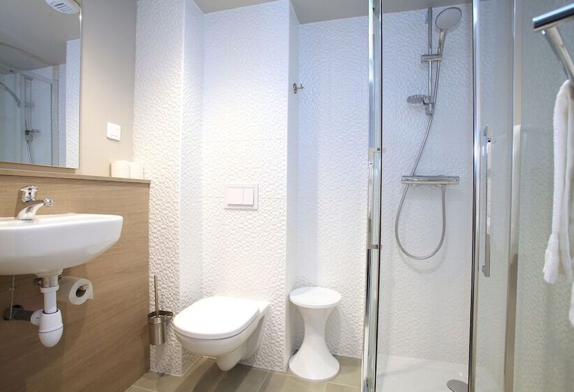 اتاق استاندارد سه نفره, Hôtel Revotel Nancy Centre Gare Et Congrès