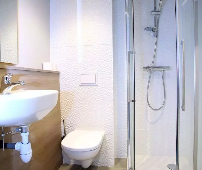 اتاق استاندارد سه نفره, Hôtel Revotel Nancy Centre Gare Et Congrès