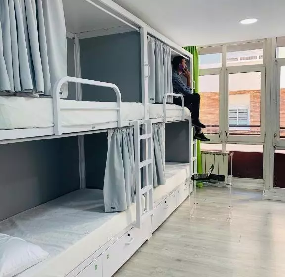 تختخواب در اتاق مشترک, Alberguinn Youth Hostel