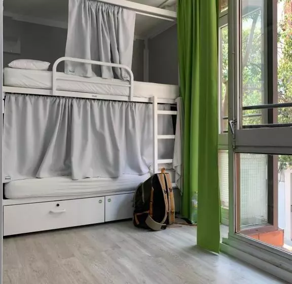 تختخواب در اتاق مشترک, Alberguinn Youth Hostel