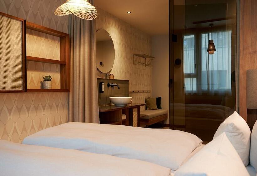 Quarto Estandar, Cocoon Sendlinger Tor