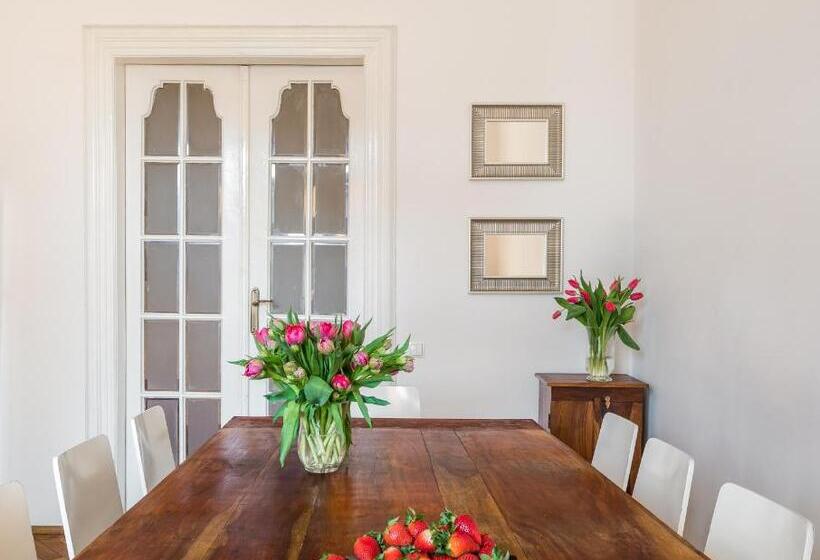 スーペリアールーム, Cracowdays