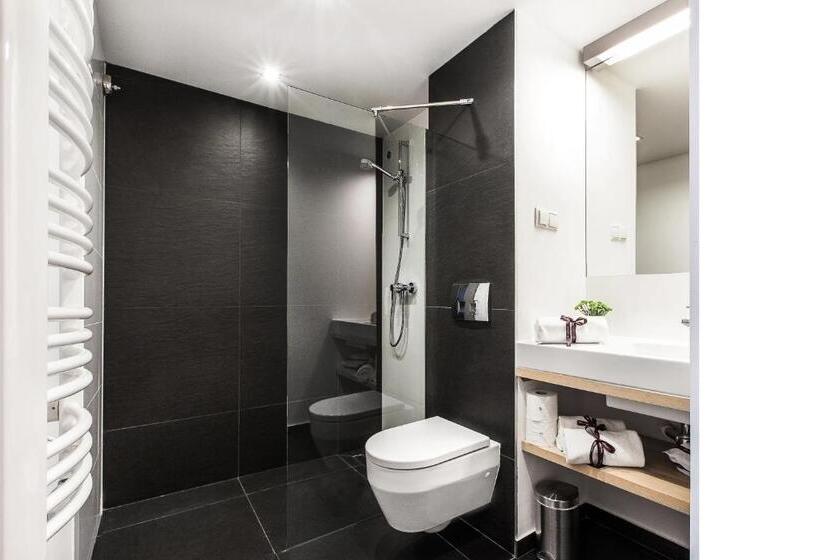 スタンダードスタジオ, Cracowdays