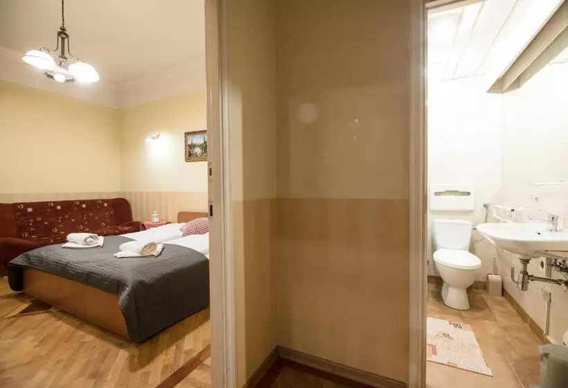 スタンダードルーム, Golden Lion Guest Rooms Szewska 19