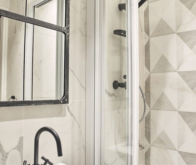 スーペリアールーム, Madrigal