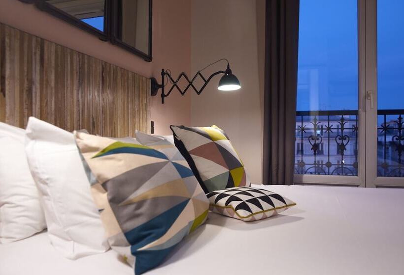 スーペリアールーム, Madrigal