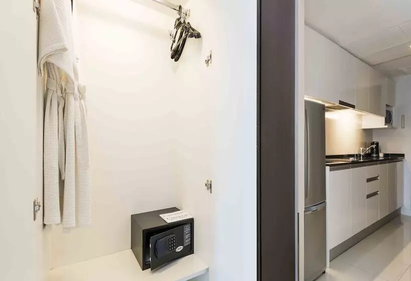 Deluxe Studio