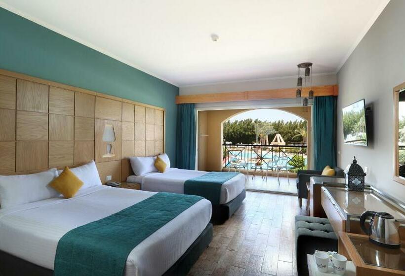 غرفة قياسية مطلّة علي حمام السباحة, Prima Life Makadi