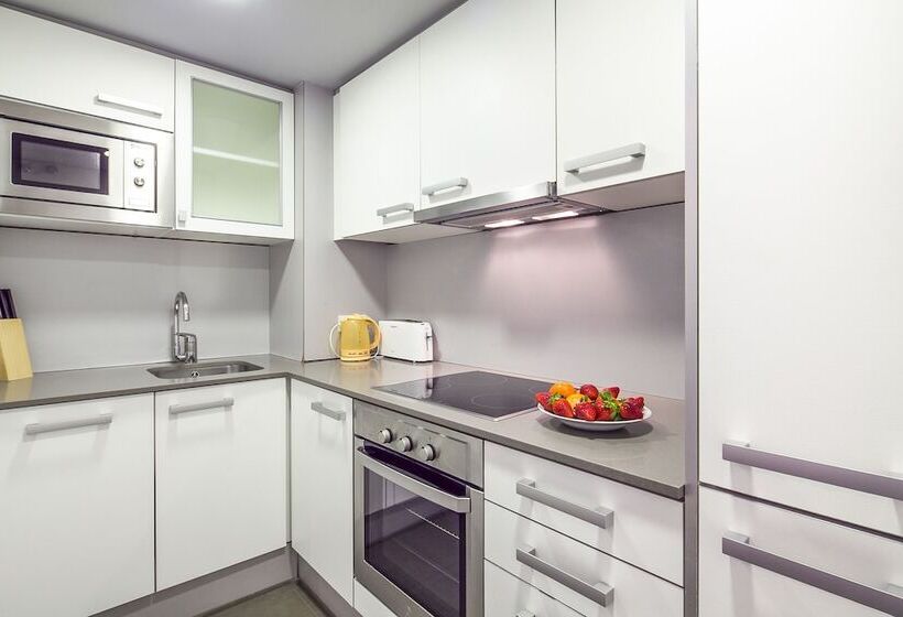 استودیوی استاندارد, Inside Barcelona Apartments Sants