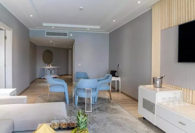 سوئیت رویال, Sunrise Crystal Bay Resort Grand Select