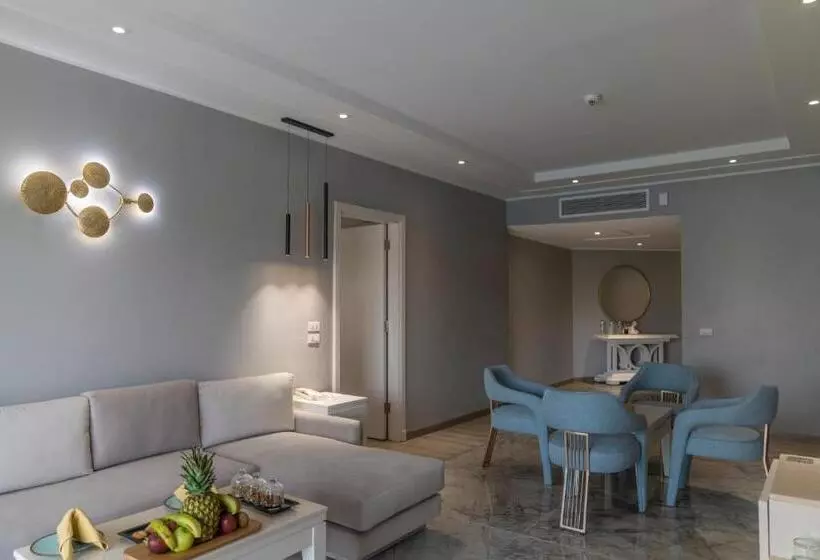 سوئیت رویال, Sunrise Crystal Bay Resort Grand Select