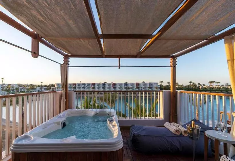 سوئیت کلاب, Sunrise Crystal Bay Resort Grand Select