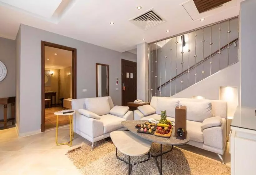 سوئیت کلاب, Sunrise Crystal Bay Resort Grand Select
