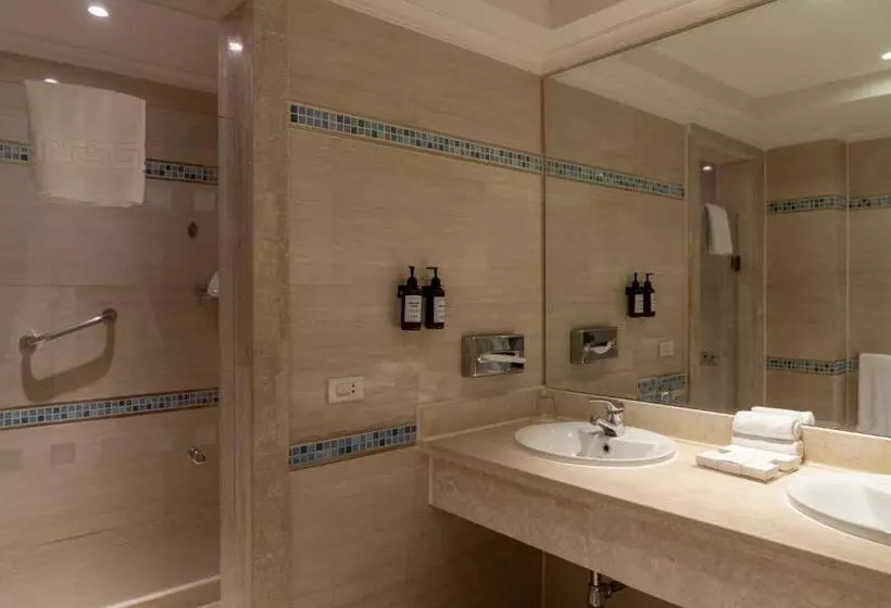 سوییت خانوادگی, Sunrise Crystal Bay Resort Grand Select