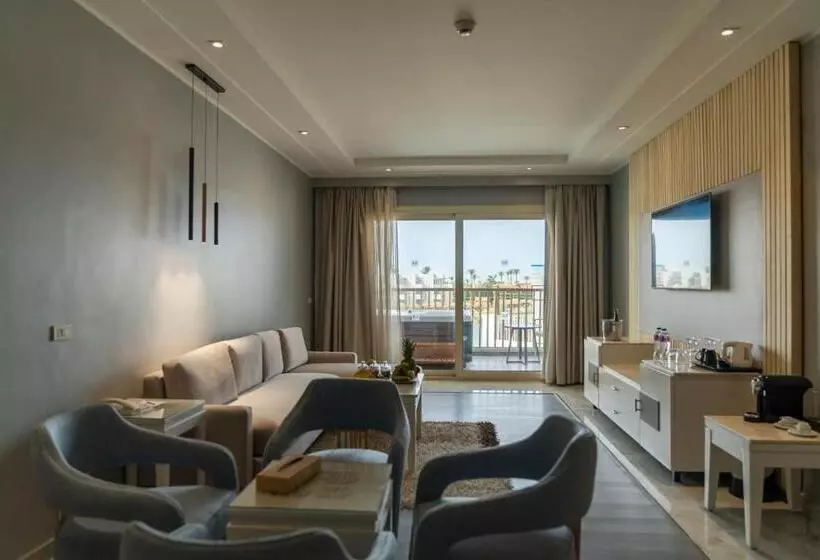 سوییت اجرایی, Sunrise Crystal Bay Resort Grand Select