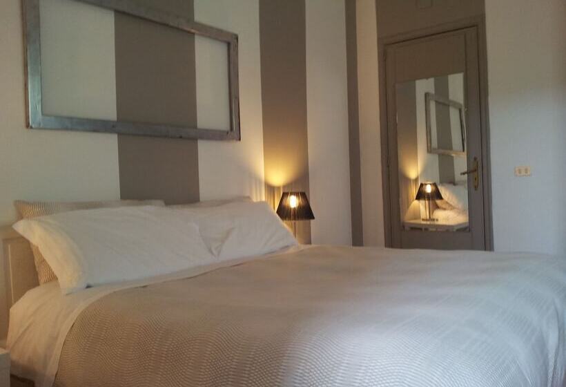 스탠다드 룸, Massalargia