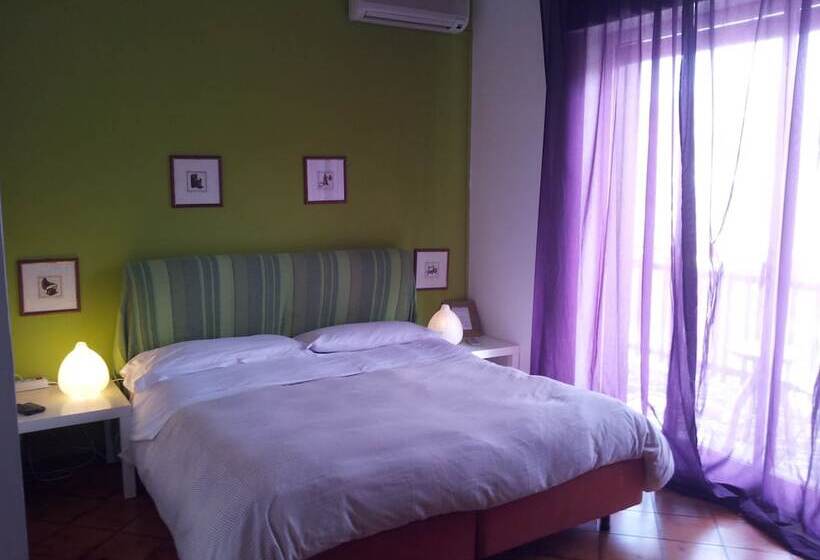 Quarto Estandar, Massalargia