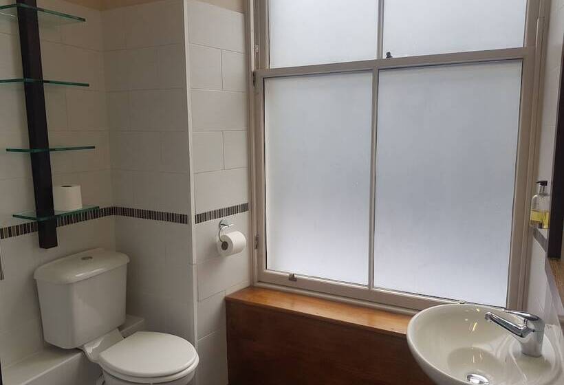 家庭间, Aberdeen House