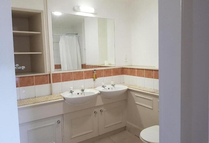 标准间, Aberdeen House