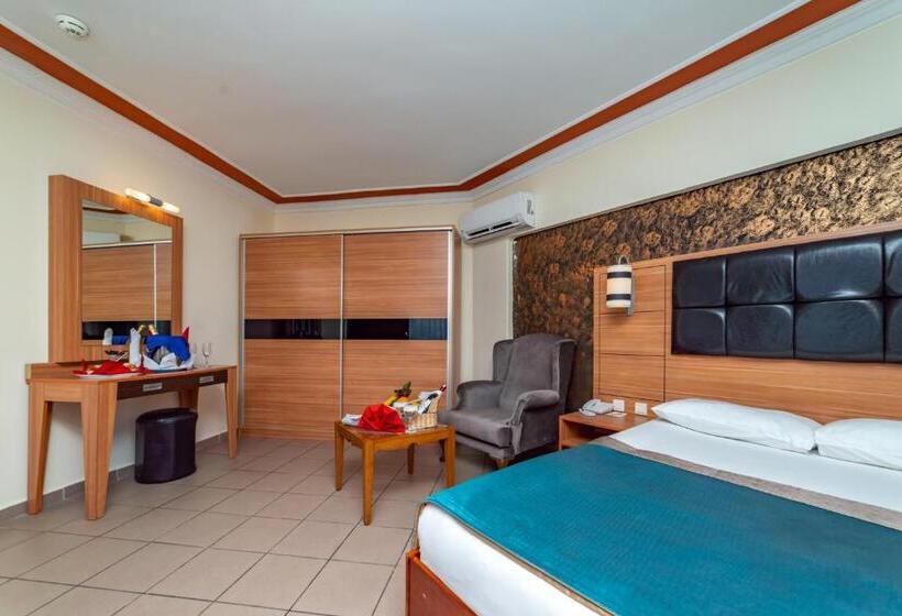 标准三人间, Armas Kaplan Paradise