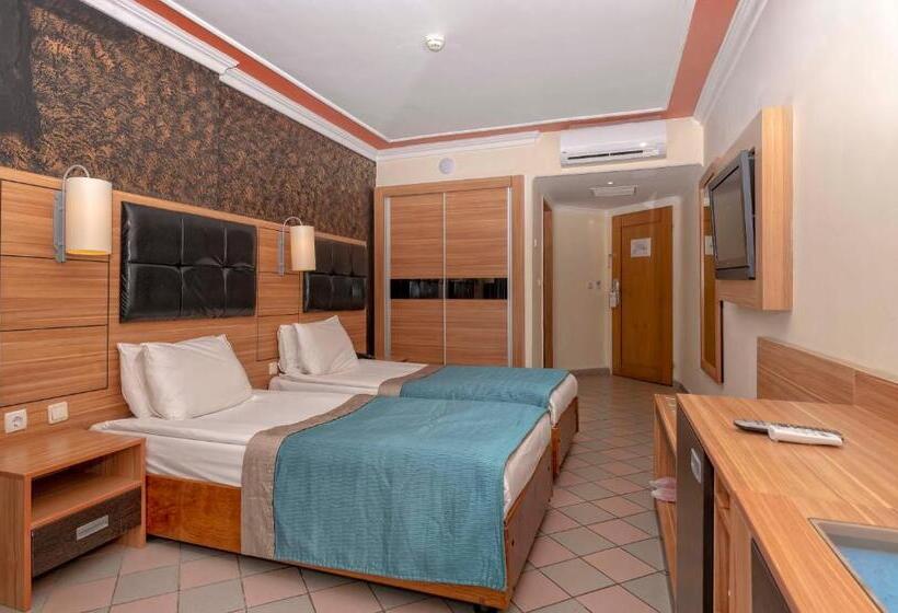 标准三人间, Armas Kaplan Paradise