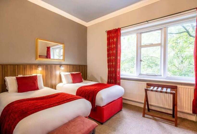 غرفة قياسية, Broadfield Park