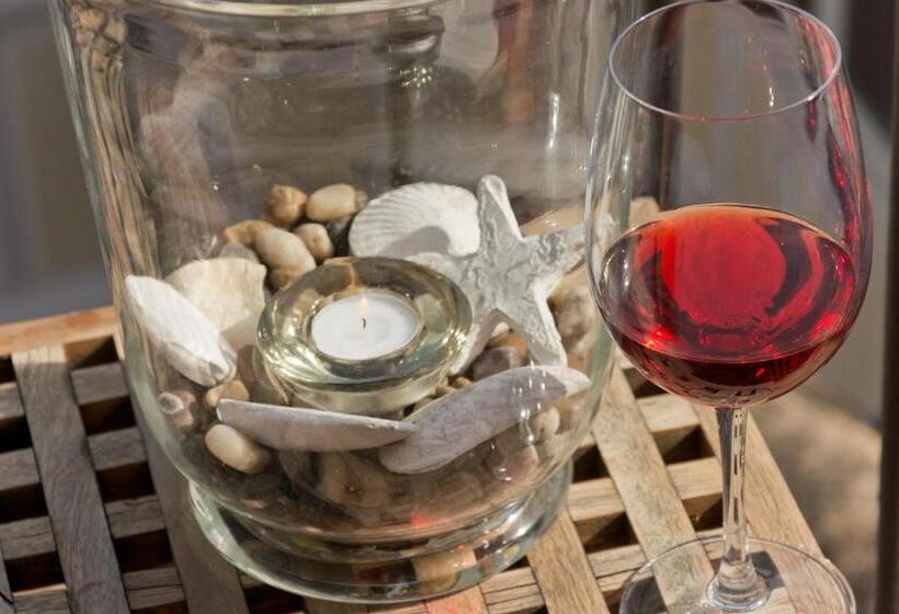 اتاق استاندارد با بالکن, Can Roses