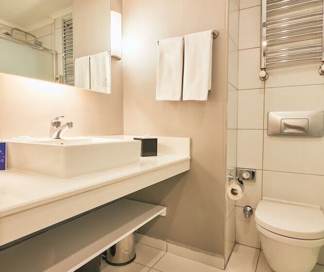 جناح جونيور, Dedeman Palandoken Ski Lodge