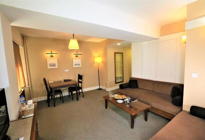 جناح جونيور, Dedeman Palandoken Ski Lodge