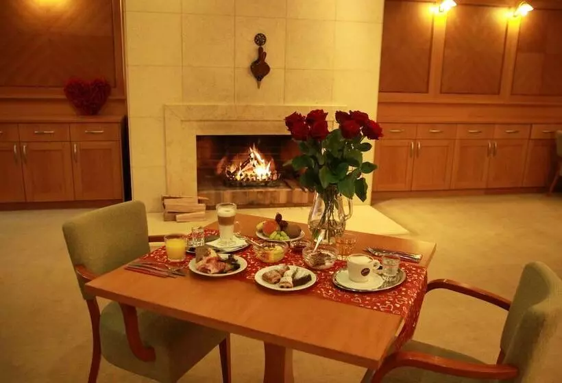 اتاق استاندارد سه نفره, Dolce Villa