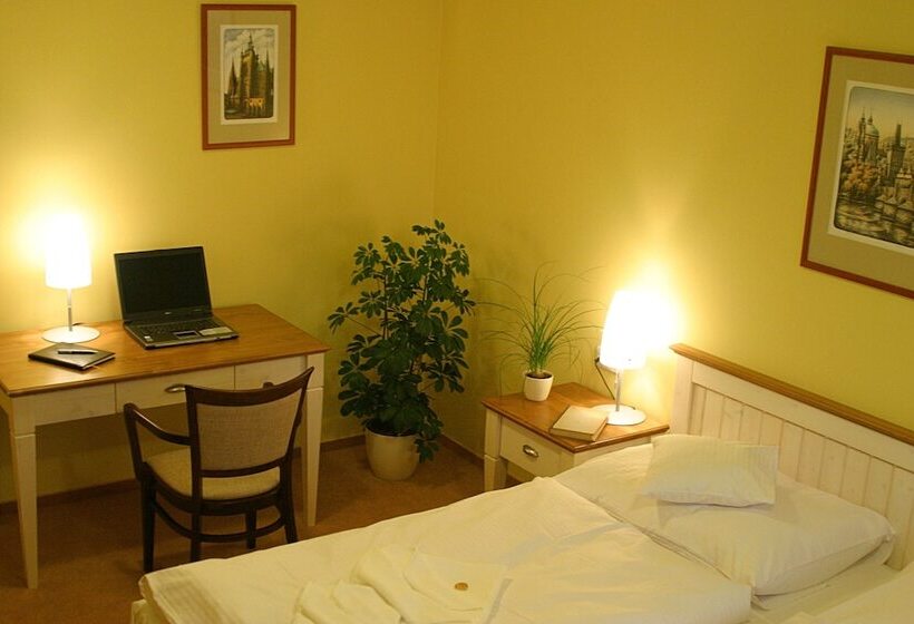 اتاق استاندارد سه نفره, Dolce Villa